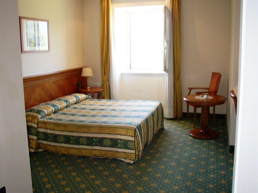 Hotel Eden Левіко-Терме Екстер'єр фото