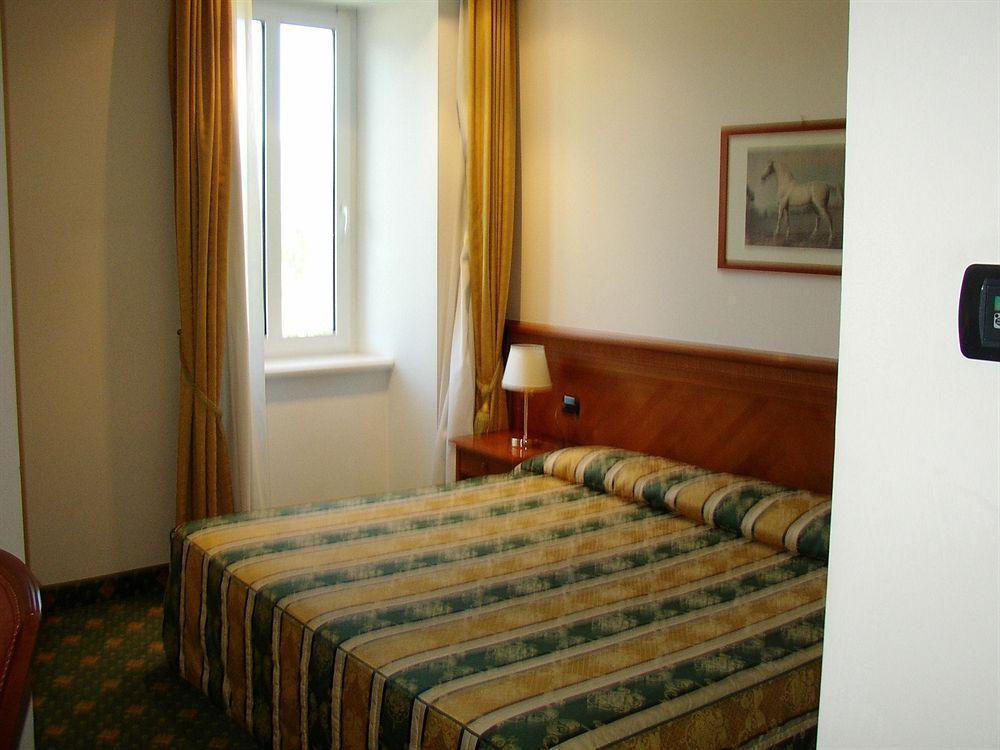 Hotel Eden Левіко-Терме Екстер'єр фото